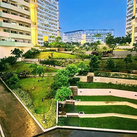 Acellyne'S Suites At The Residences At Commonwealth By Century Ciudad Quezon Exterior foto