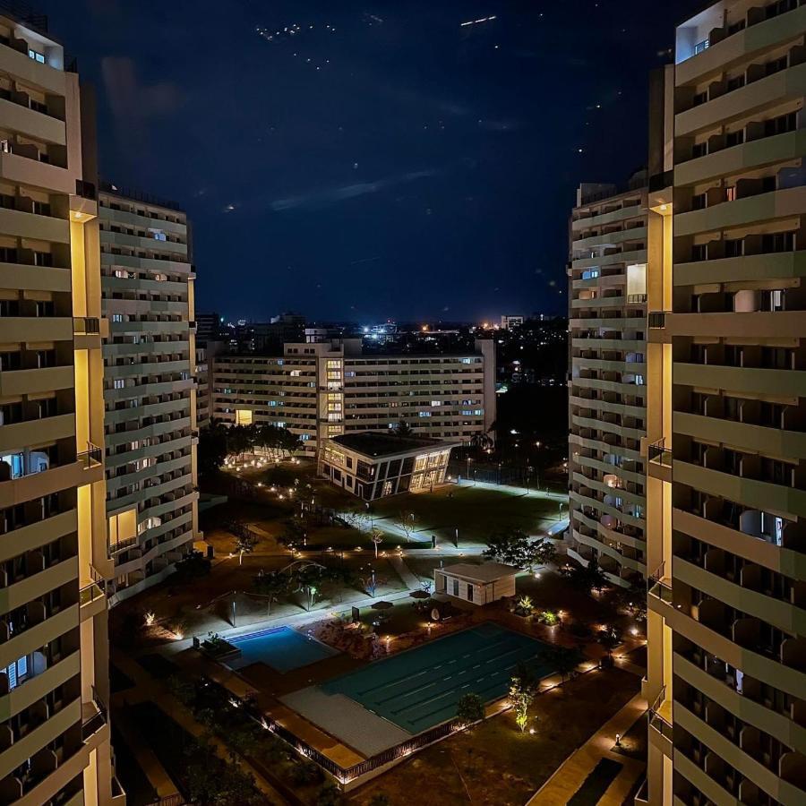 Acellyne'S Suites At The Residences At Commonwealth By Century Ciudad Quezon Exterior foto