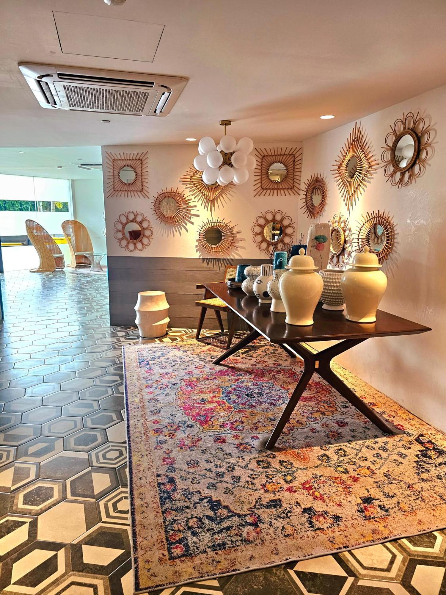 Acellyne'S Suites At The Residences At Commonwealth By Century Ciudad Quezon Exterior foto