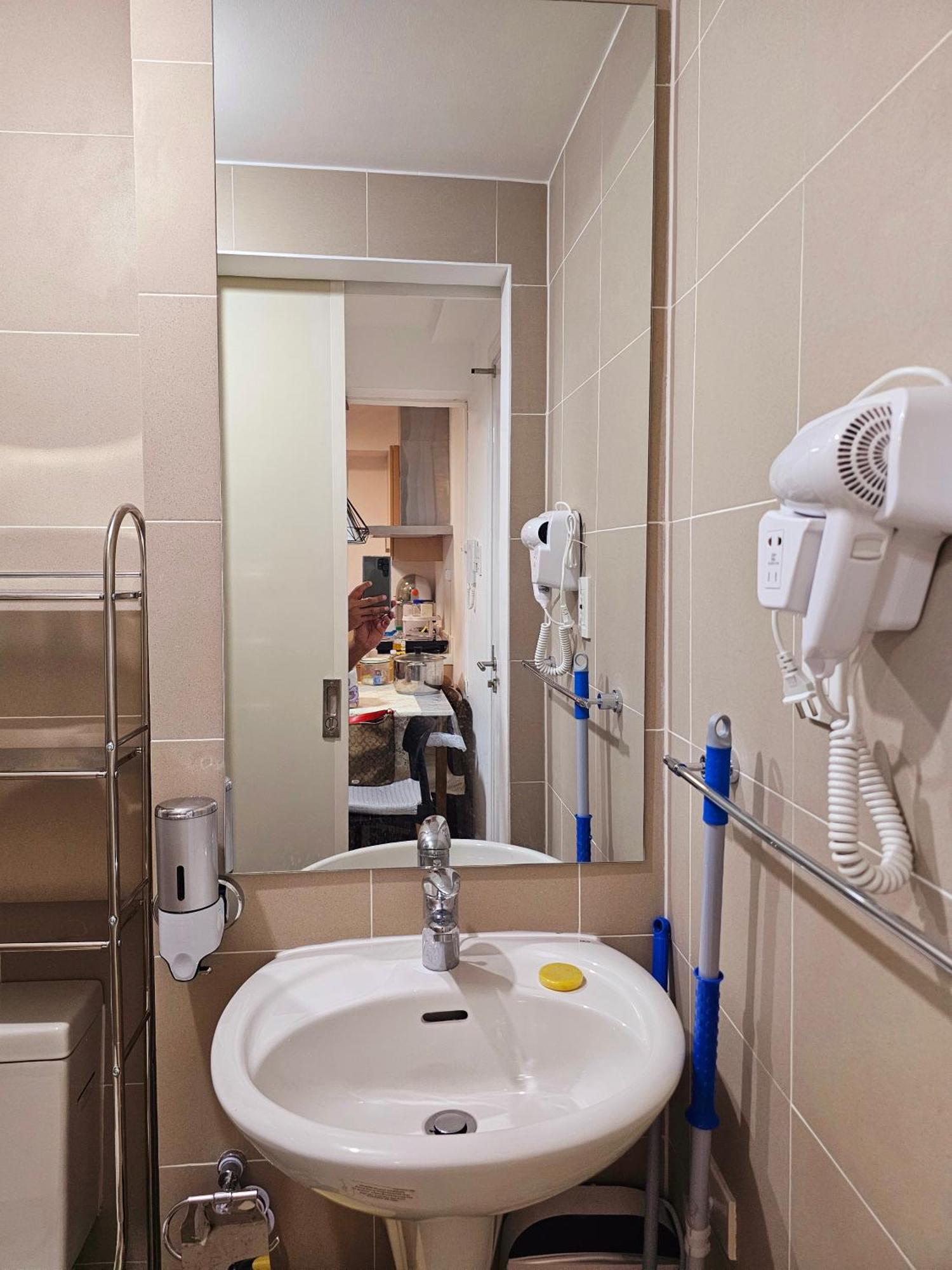 Acellyne'S Suites At The Residences At Commonwealth By Century Ciudad Quezon Exterior foto