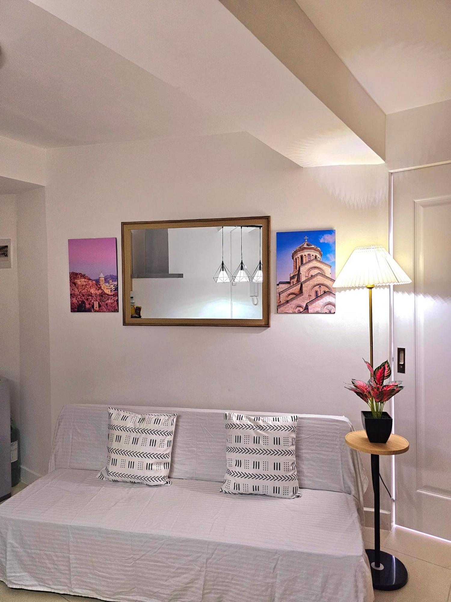 Acellyne'S Suites At The Residences At Commonwealth By Century Ciudad Quezon Exterior foto