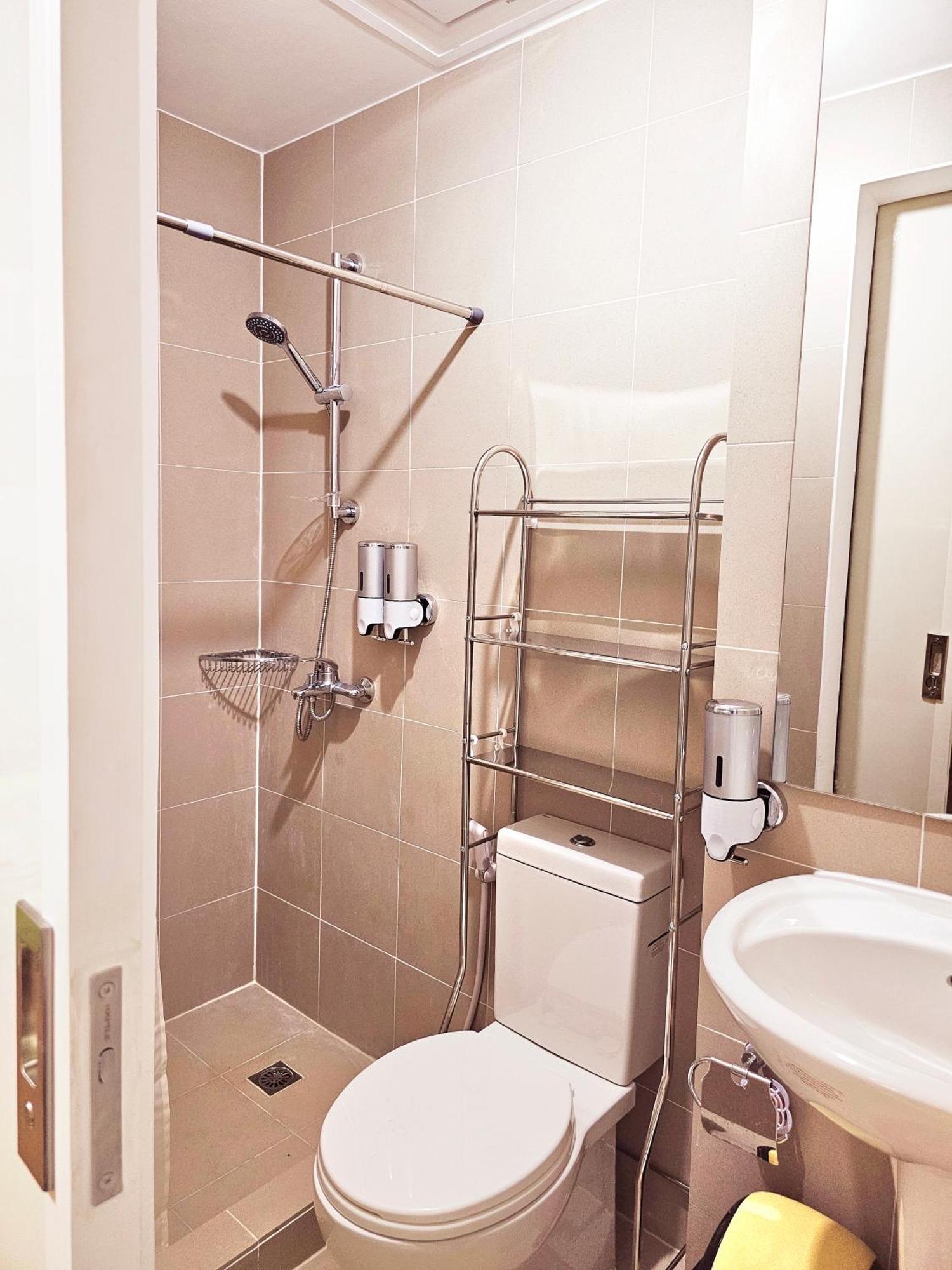 Acellyne'S Suites At The Residences At Commonwealth By Century Ciudad Quezon Habitación foto