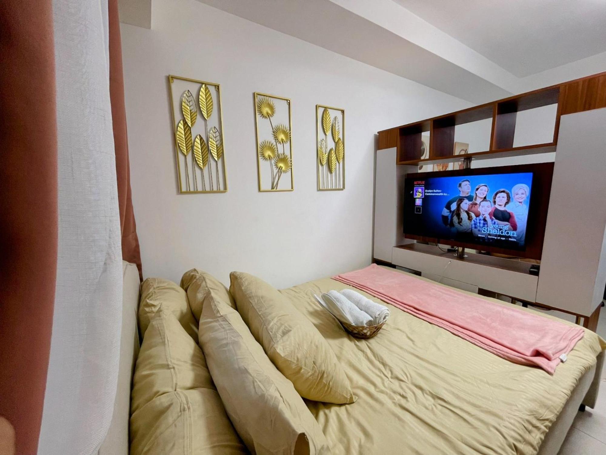 Acellyne'S Suites At The Residences At Commonwealth By Century Ciudad Quezon Habitación foto