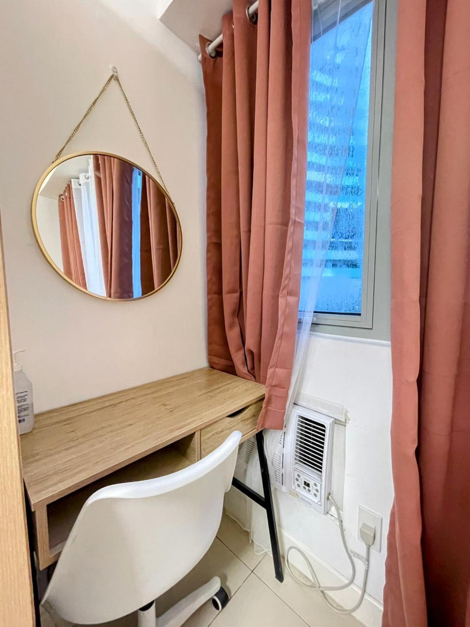 Acellyne'S Suites At The Residences At Commonwealth By Century Ciudad Quezon Habitación foto