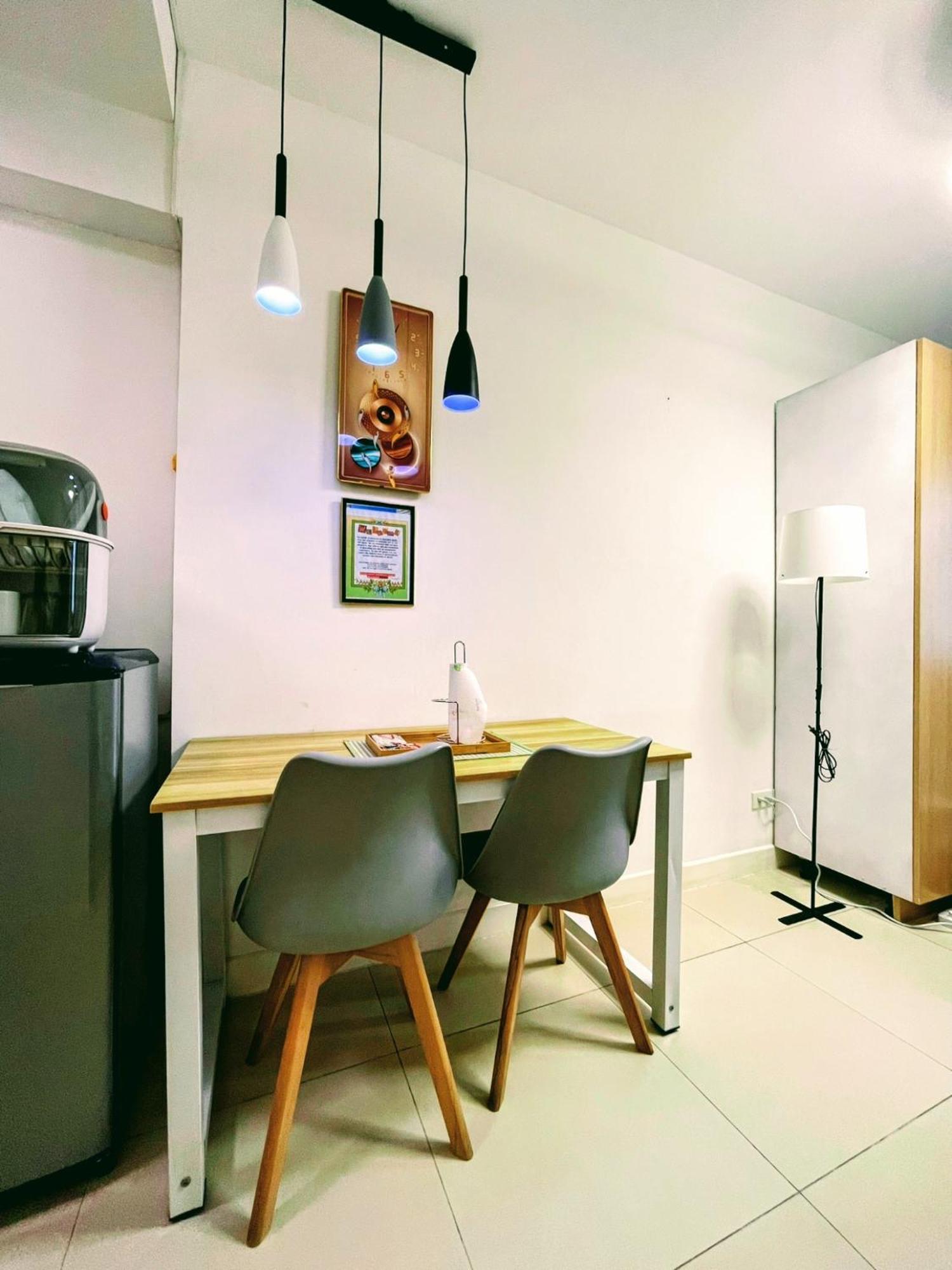 Acellyne'S Suites At The Residences At Commonwealth By Century Ciudad Quezon Habitación foto