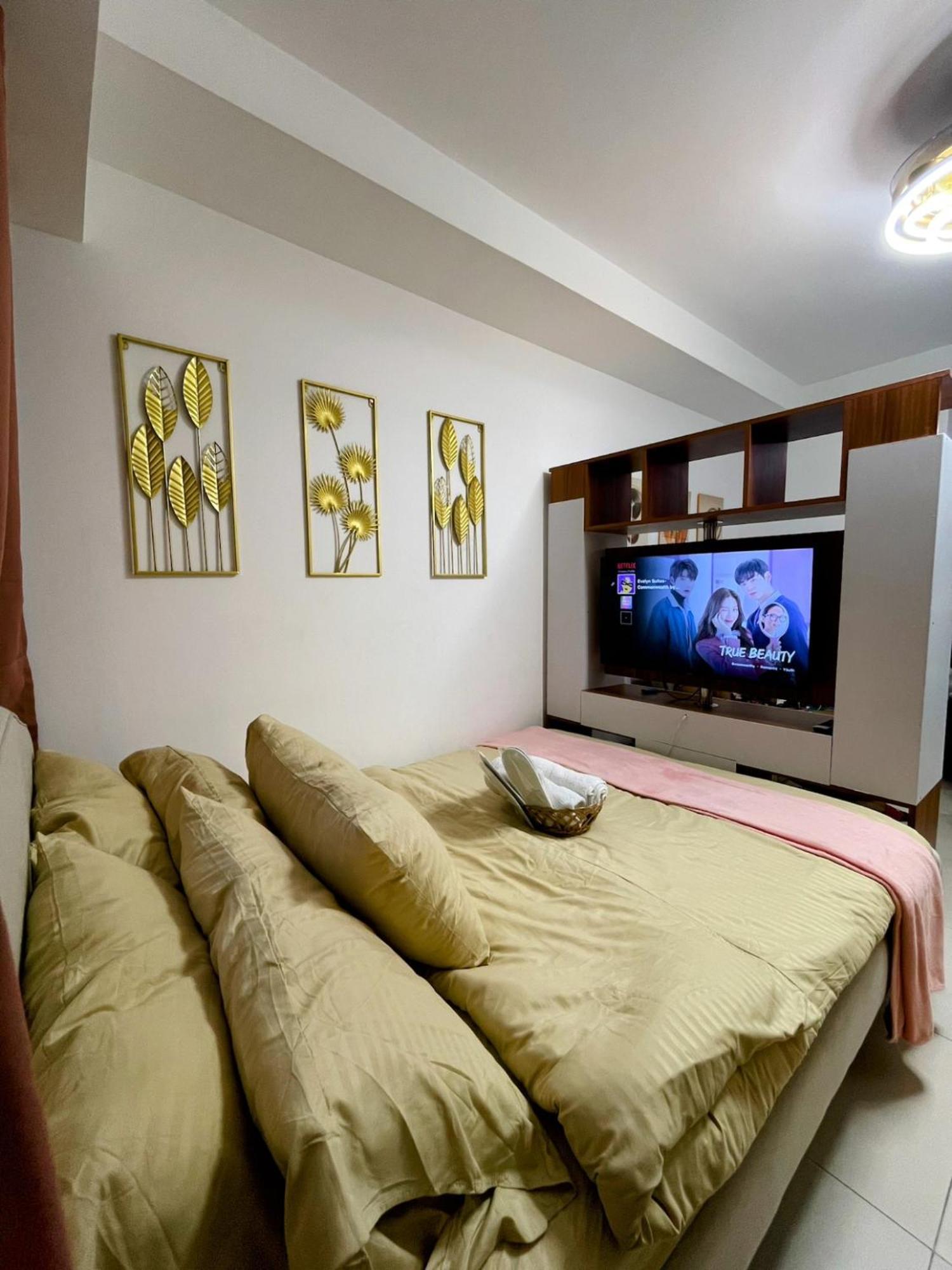 Acellyne'S Suites At The Residences At Commonwealth By Century Ciudad Quezon Habitación foto
