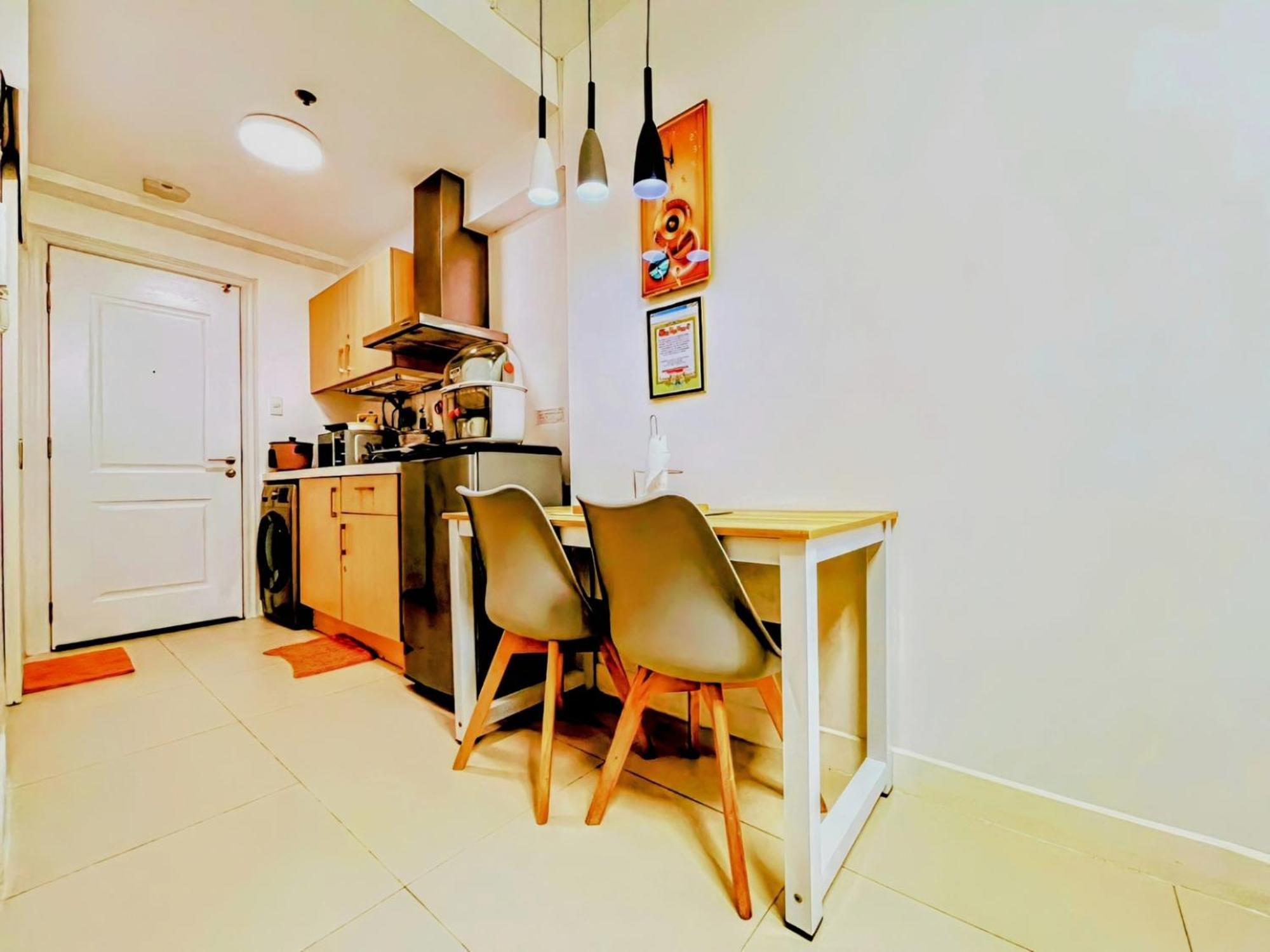 Acellyne'S Suites At The Residences At Commonwealth By Century Ciudad Quezon Habitación foto