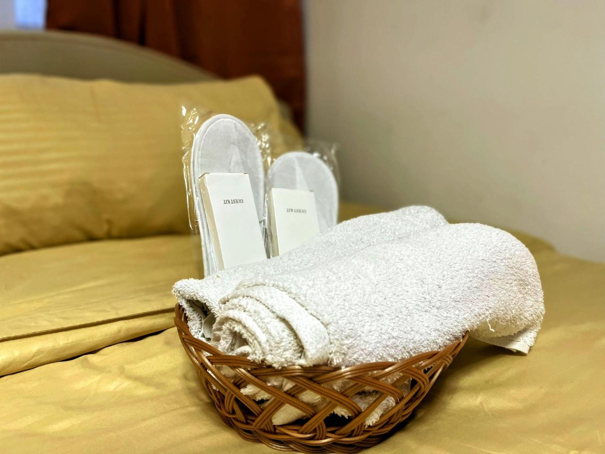 Acellyne'S Suites At The Residences At Commonwealth By Century Ciudad Quezon Habitación foto